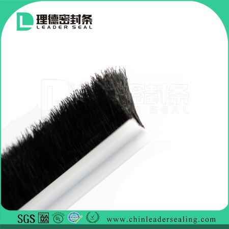 فرشاة الطقس نافذة الإدراج للماء